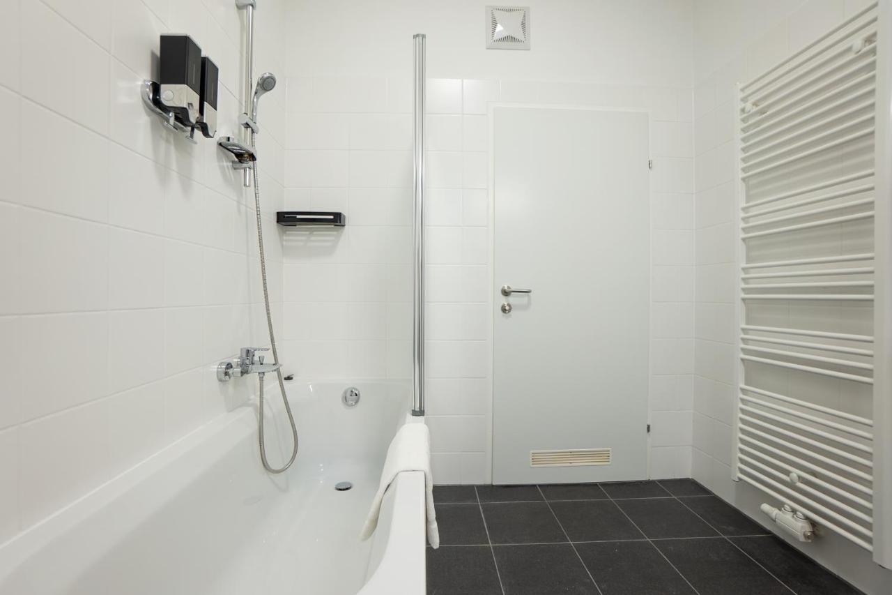 Brand-new With A Breathtaking Design Located Right Near Belvedere Castle, 15 Minutes From Centre Appartement Wenen